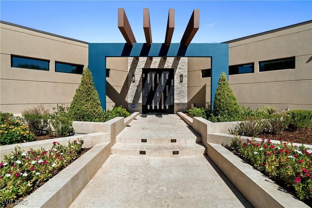 10 Ridge Blossom Road, Las Vegas, NV 89135