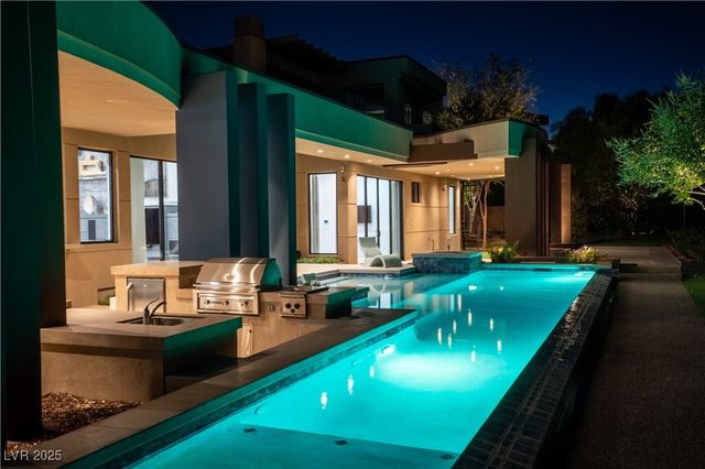 10 Ridge Blossom Road, Las Vegas, NV 89135