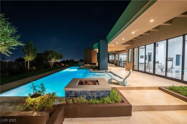 10 Ridge Blossom Road, Las Vegas, NV 89135