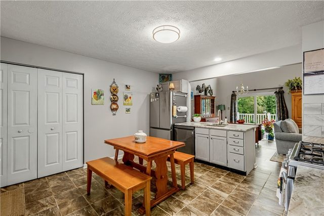 220 Brae Glen Dr, North Strabane, PA 15317