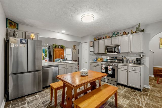 220 Brae Glen Dr, North Strabane, PA 15317