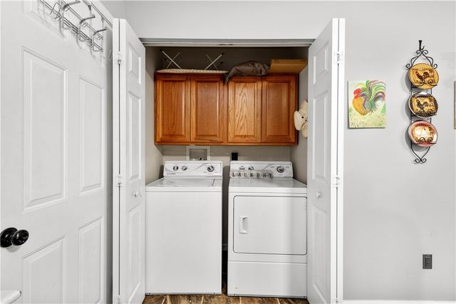 220 Brae Glen Dr, North Strabane, PA 15317