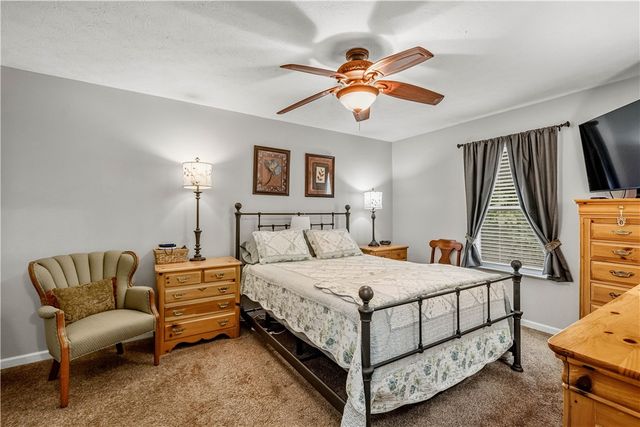 220 Brae Glen Dr, North Strabane, PA 15317