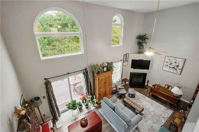 220 Brae Glen Dr, North Strabane, PA 15317