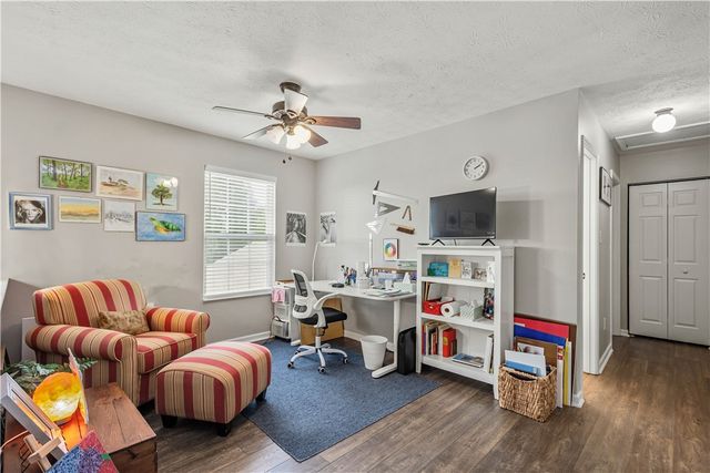 220 Brae Glen Dr, North Strabane, PA 15317
