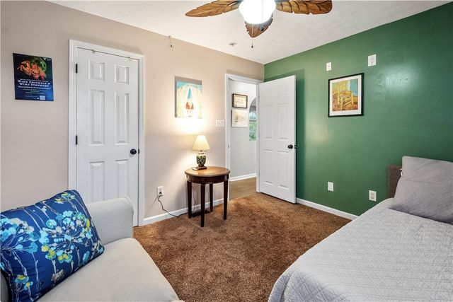 220 Brae Glen Dr, North Strabane, PA 15317