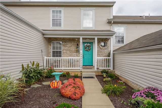 220 Brae Glen Dr, North Strabane, PA 15317
