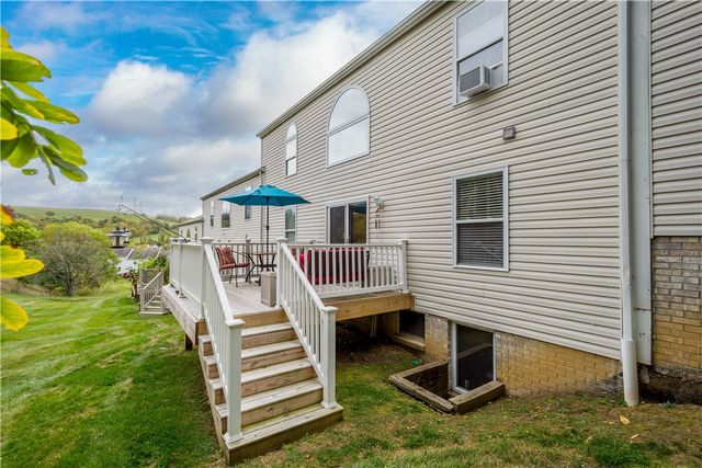 220 Brae Glen Dr, North Strabane, PA 15317