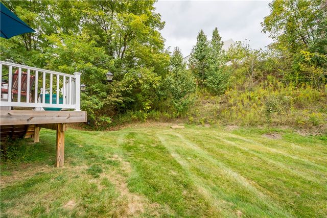 220 Brae Glen Dr, North Strabane, PA 15317