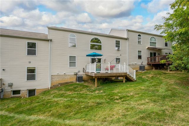 220 Brae Glen Dr, North Strabane, PA 15317
