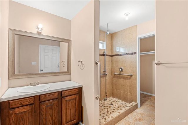 813 Chickadee Avenue, Pharr, TX 78577