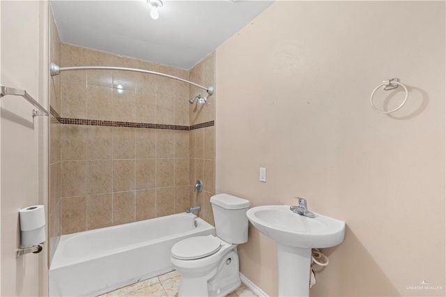 813 Chickadee Avenue, Pharr, TX 78577