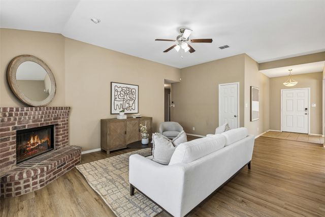 3202 Creekside Drive, Sachse, TX 75048