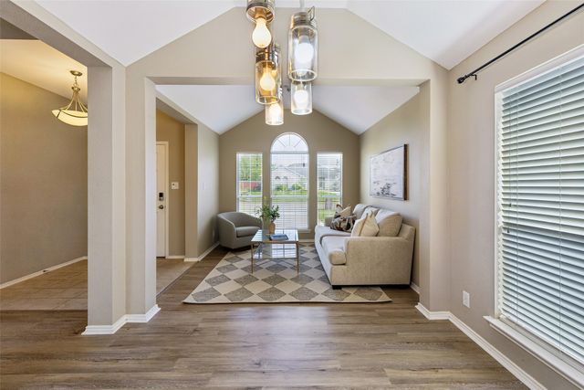 3202 Creekside Drive, Sachse, TX 75048