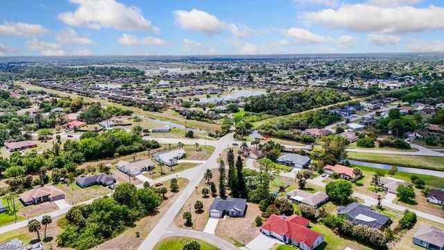 15 Hampton AVE, Lehigh Acres, FL 33936