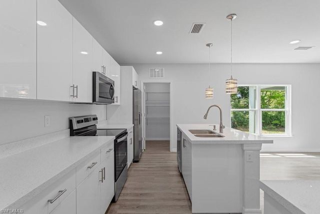 15 Hampton AVE, Lehigh Acres, FL 33936