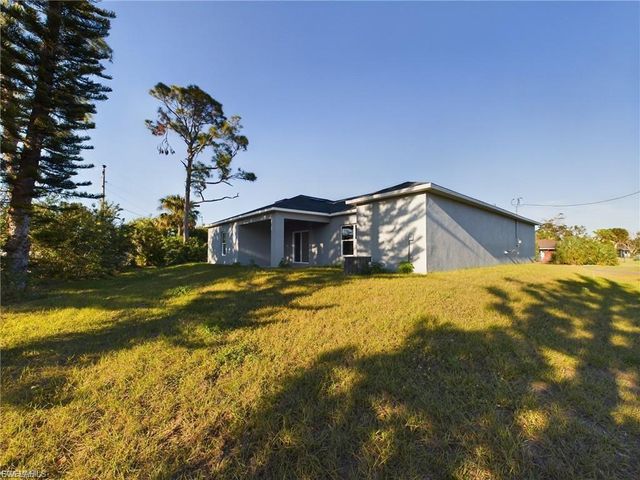 15 Hampton AVE, Lehigh Acres, FL 33936