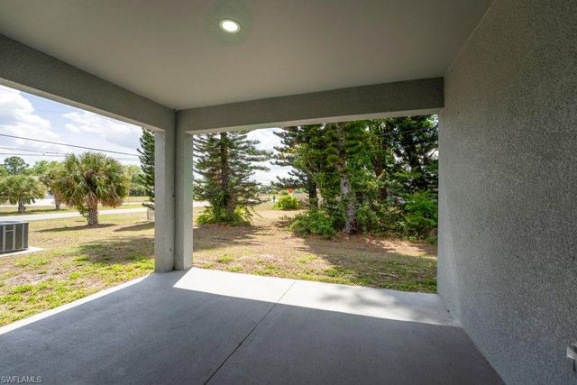 15 Hampton AVE, Lehigh Acres, FL 33936