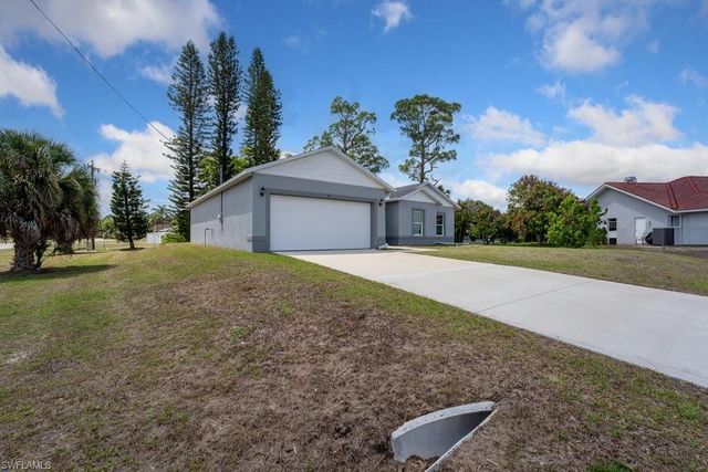 15 Hampton AVE, Lehigh Acres, FL 33936