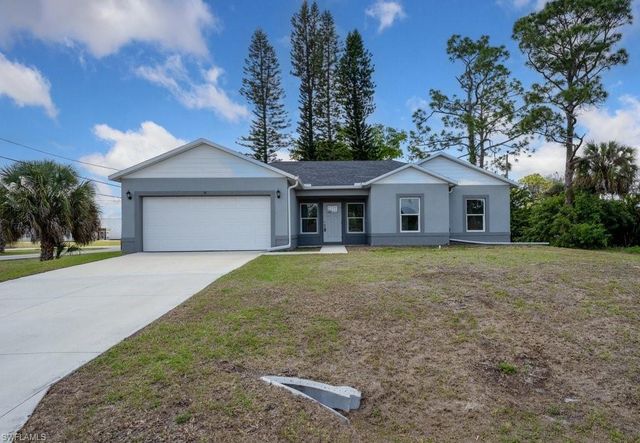 15 Hampton AVE, Lehigh Acres, FL 33936