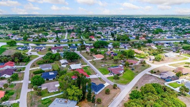15 Hampton AVE, Lehigh Acres, FL 33936