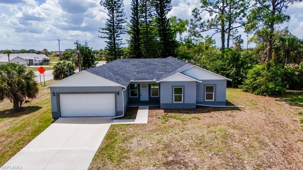 15 Hampton AVE, Lehigh Acres, FL 33936
