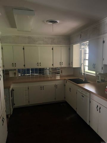 1305 W 8th Street, El Dorado, AR 71730