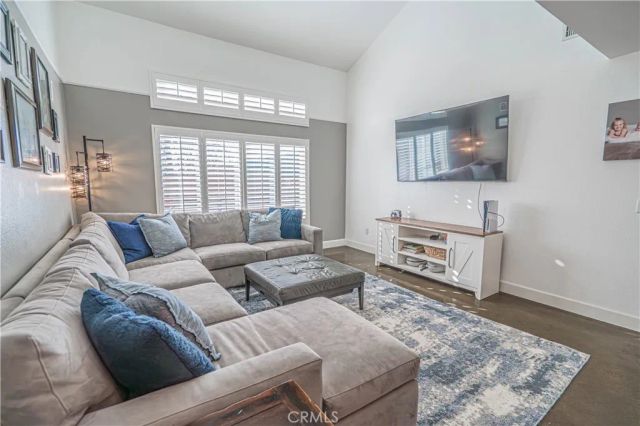 21728 Cheswold Avenue, Saugus, CA 91350