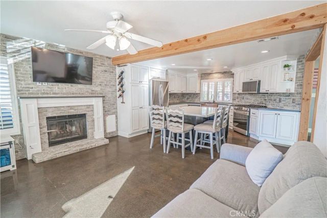 21728 Cheswold Avenue, Saugus, CA 91350