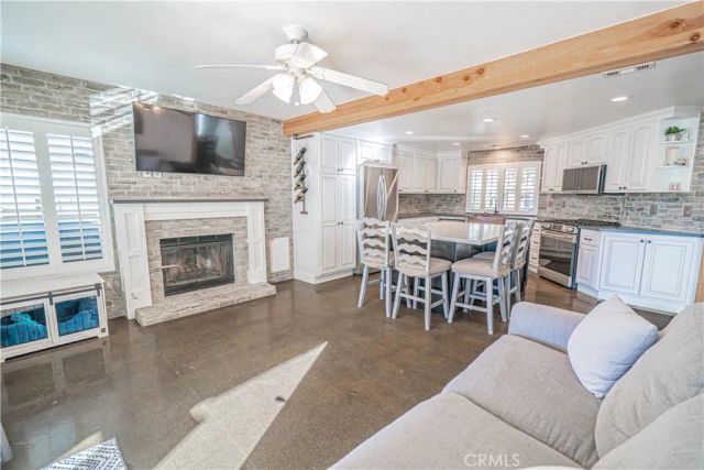 21728 Cheswold Avenue, Saugus, CA 91350