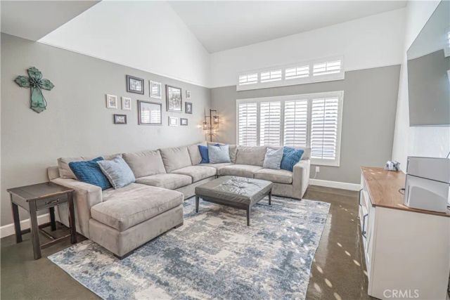 21728 Cheswold Avenue, Saugus, CA 91350