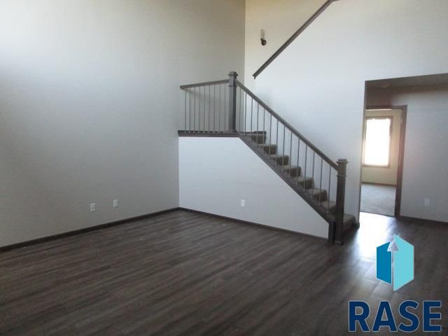 5104 E 63rd St, Sioux Falls, SD 57108