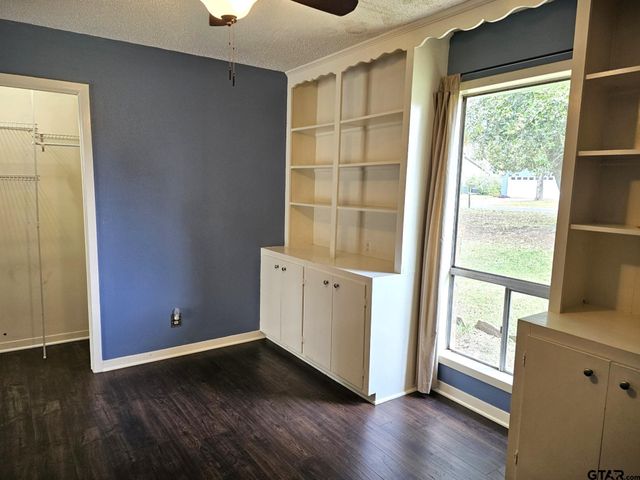 5779 N Cape Dr, Chandler, TX 75758