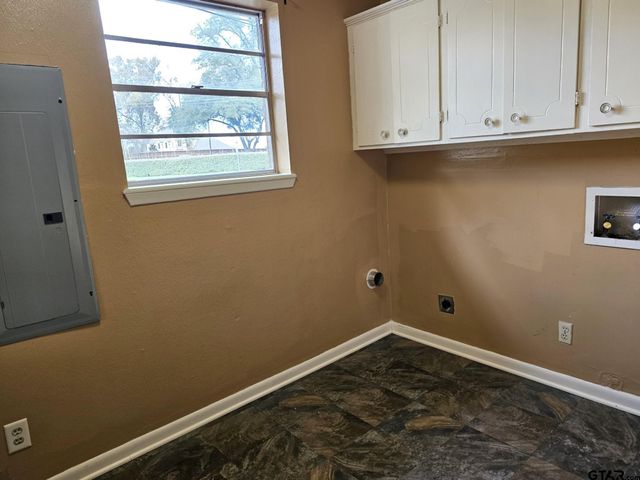 5779 N Cape Dr, Chandler, TX 75758