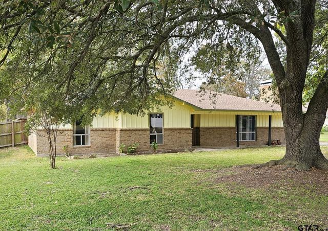 5779 N Cape Dr, Chandler, TX 75758