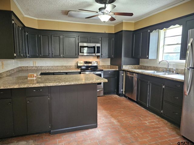 5779 N Cape Dr, Chandler, TX 75758