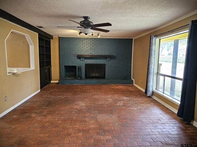 5779 N Cape Dr, Chandler, TX 75758