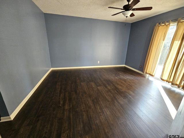 5779 N Cape Dr, Chandler, TX 75758