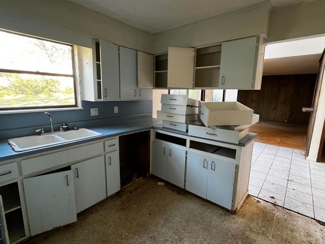 2404 Cedar Creek Rd, North Little Rock, AR 72116