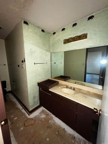 2404 Cedar Creek Rd, North Little Rock, AR 72116