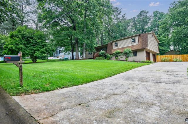 407 Doris Drive, Woodstock, GA 30188