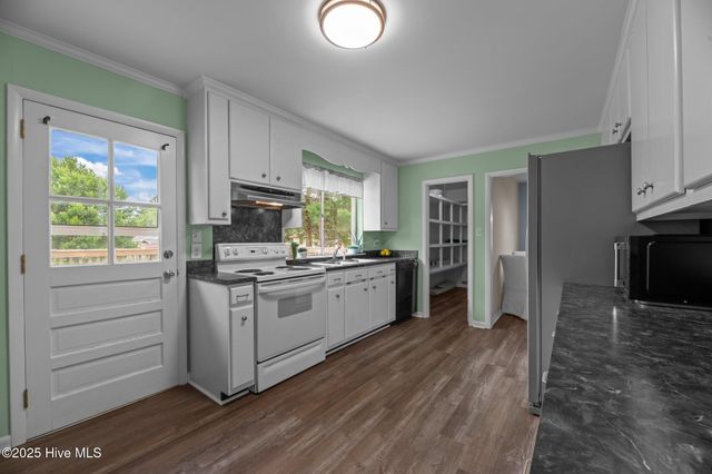 210 Glenburnie Drive, New Bern, NC 28560