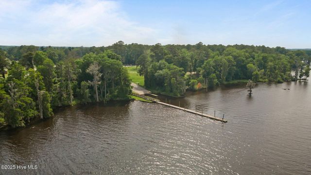 210 Glenburnie Drive, New Bern, NC 28560