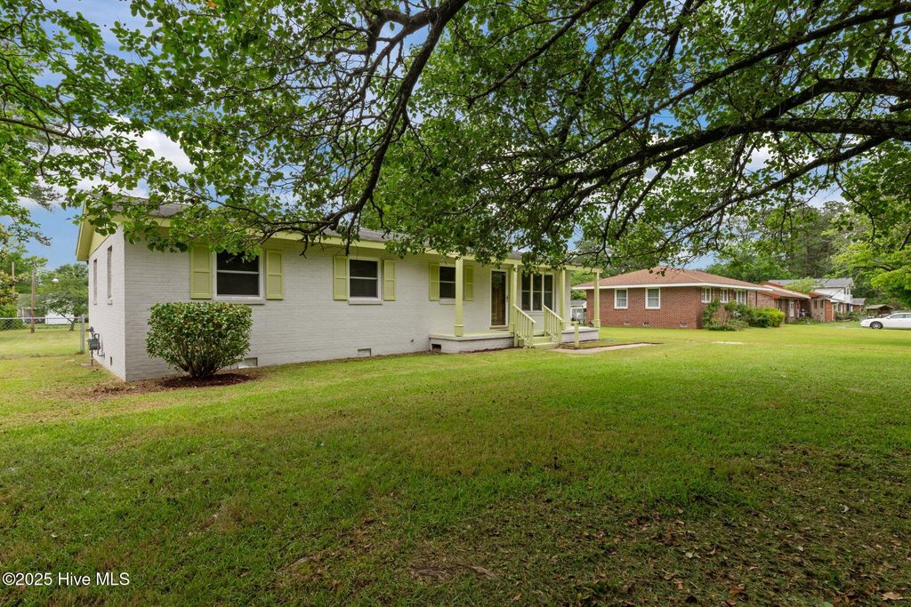 210 Glenburnie Drive, New Bern, NC 28560