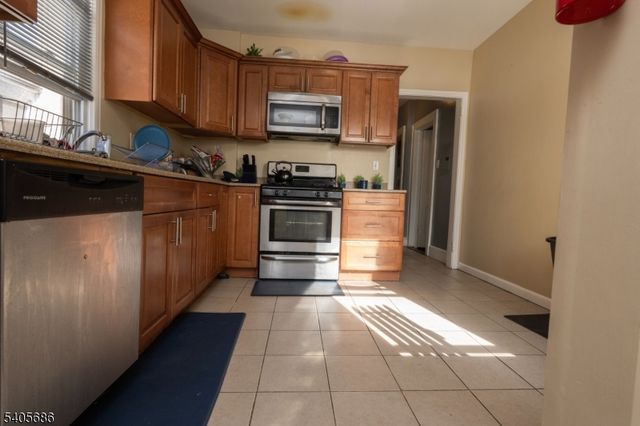 10 Glennon Pl, West Orange Twp., NJ 07052