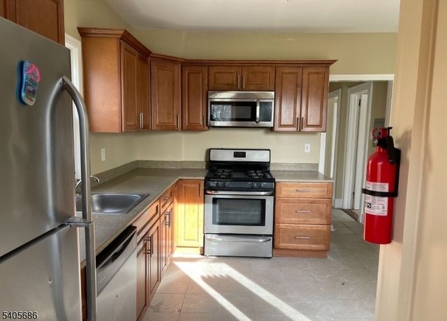 10 Glennon Pl, West Orange Twp., NJ 07052