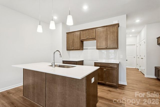 4750 Lakeview Road N 18, Charlotte, NC 28216
