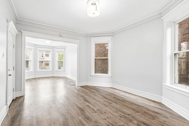 6344 S Eberhart Avenue, Chicago, IL 60637