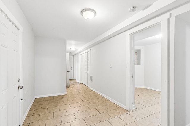 6344 S Eberhart Avenue, Chicago, IL 60637