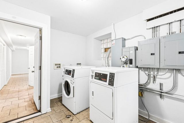 6344 S Eberhart Avenue, Chicago, IL 60637
